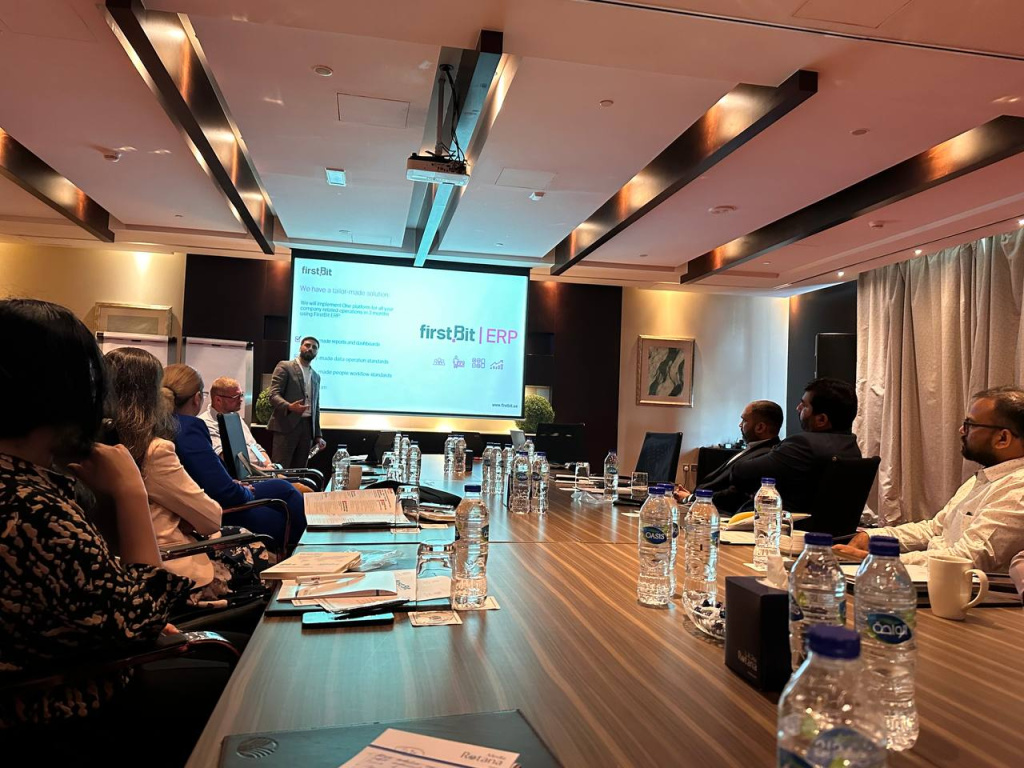 Arsalan Gul presenting at First Bit Business Breakfast for Future Partners